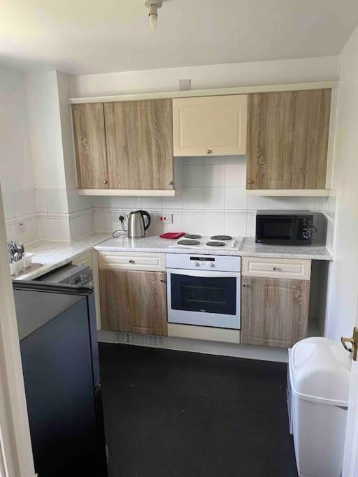 Апартаменты Canal-Flat Near Stratford International Station Лондон Экстерьер фото